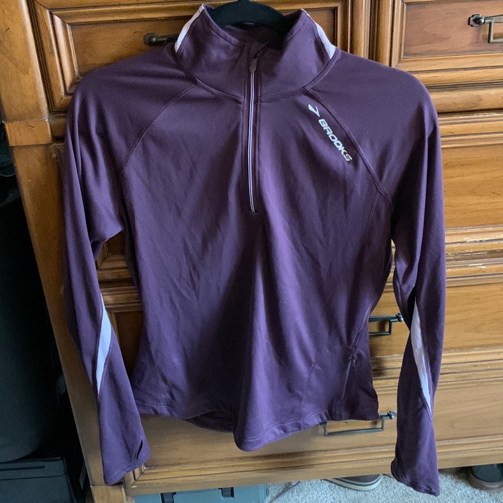 Brooks athletic top